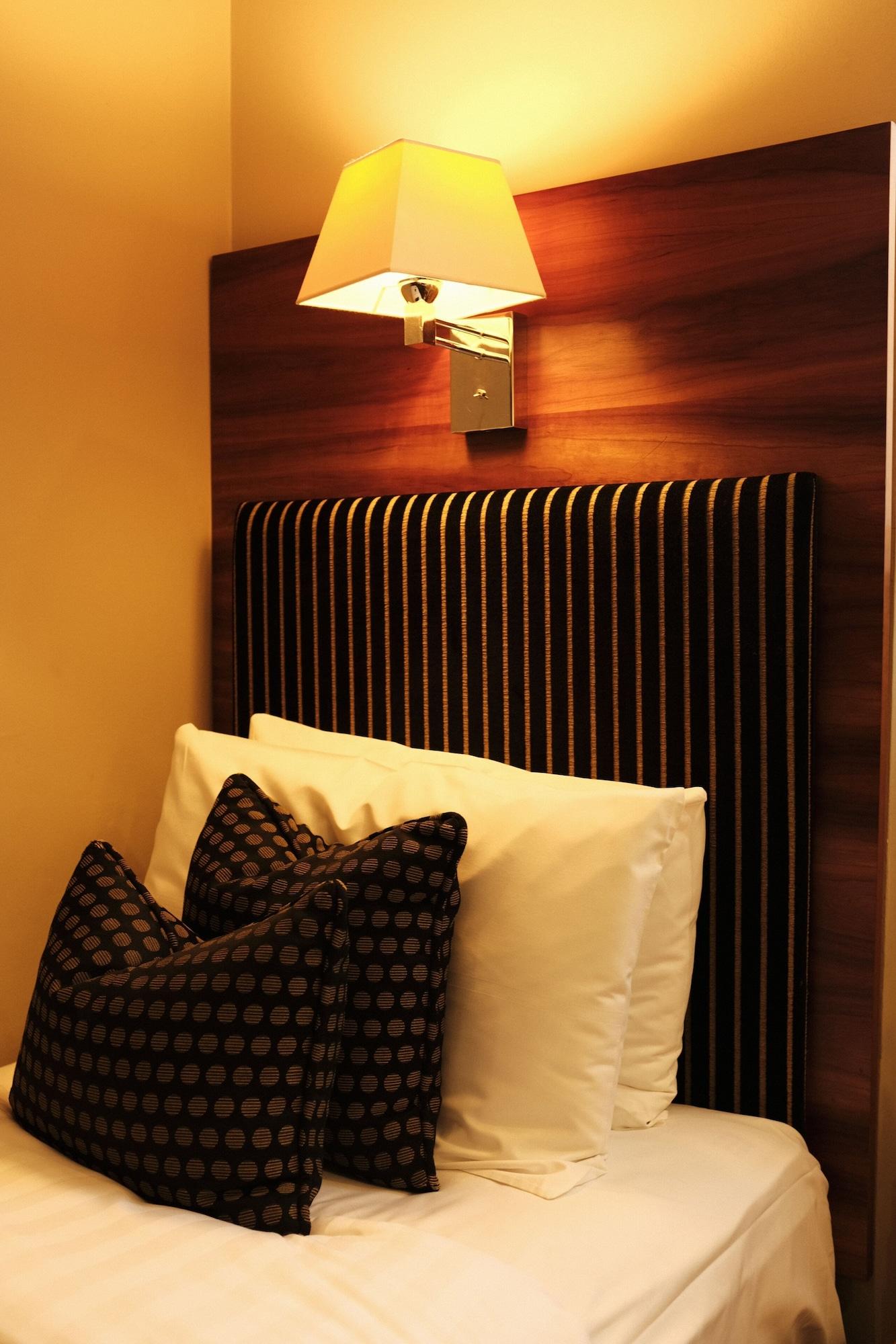 Best Western Garfield House Hotel Chryston Ngoại thất bức ảnh